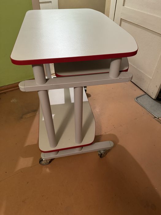 Biurko młodzieżowe