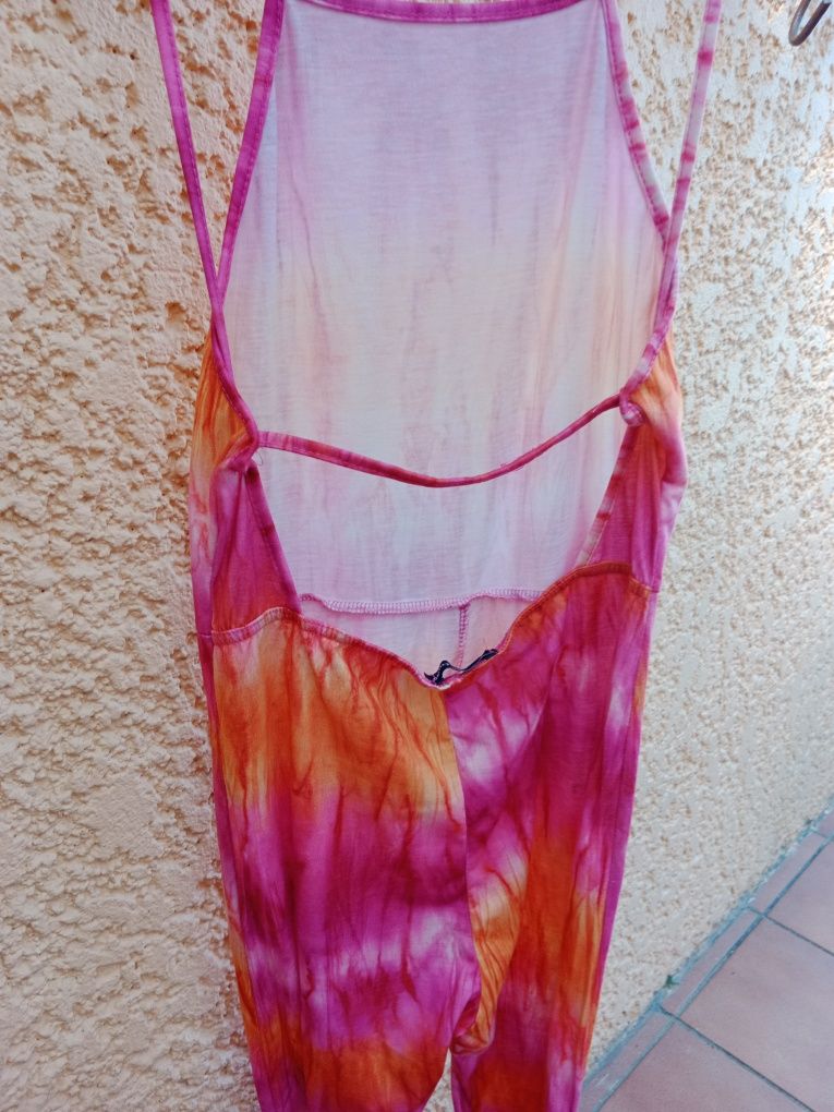 Pink Tie Dye Low Back Cropped Legged Jumpsuit
Size: 6
Colour: Pink