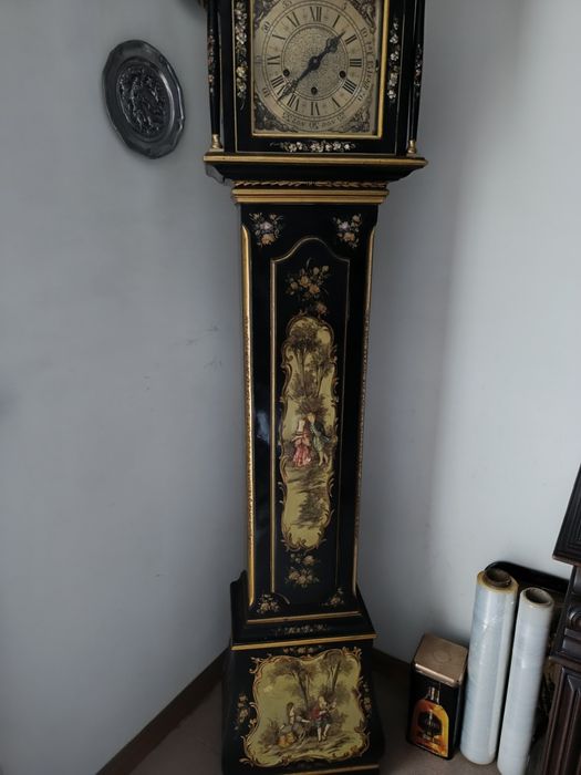 Relógio de pé antigo