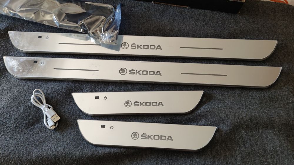 Luzes de cortesia Skoda