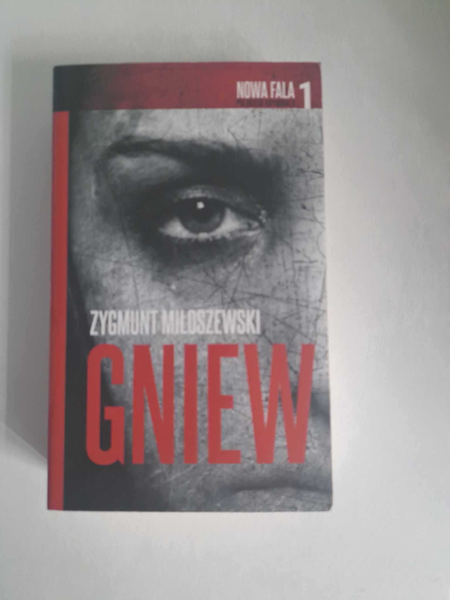 Gniew / Pocket Zygmunt Miłoszewski Kryminał, thriller
