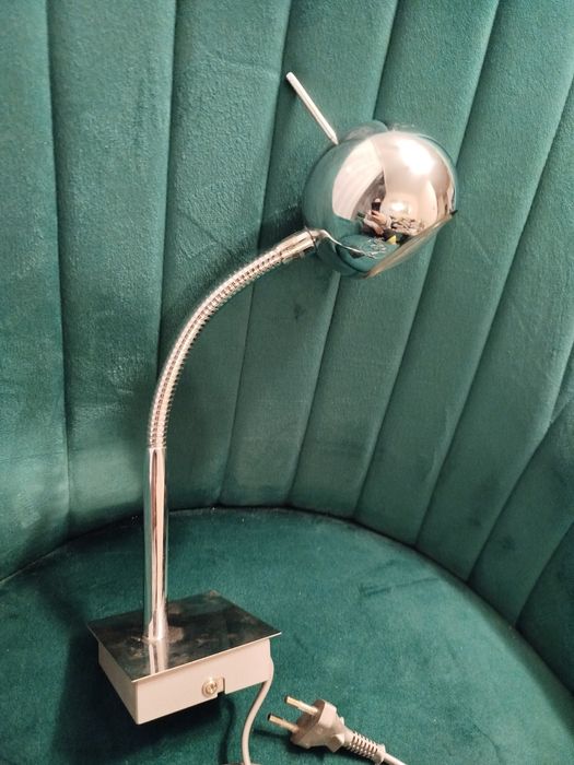 Halogenowa nocna  lampka ścienna