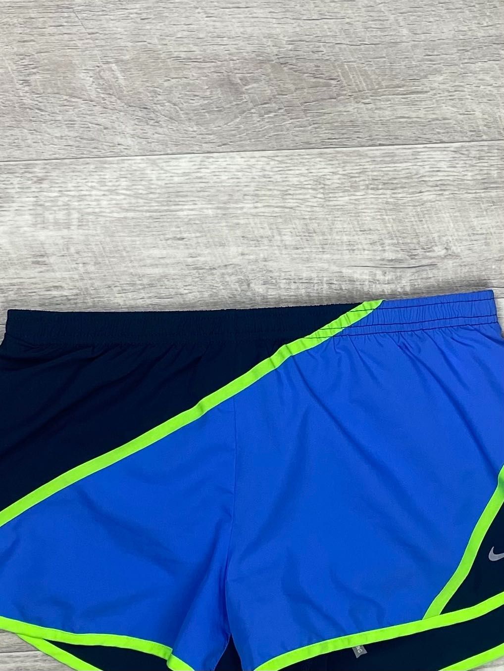 Nike dri-fit шорты S размер женские спортивные оригинал