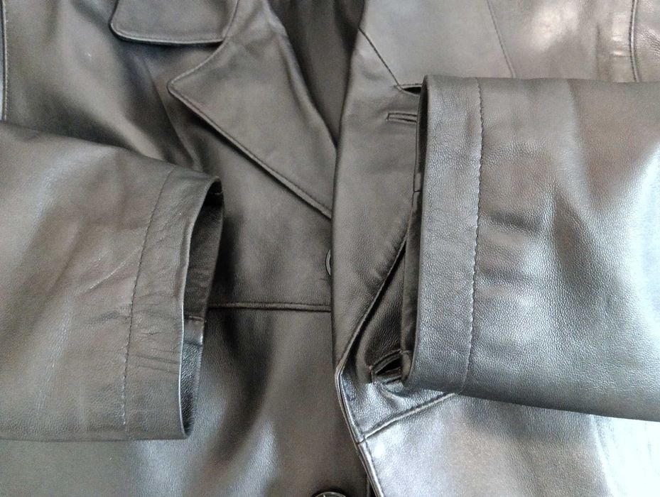 Чоловіча шкіряна куртка з підкладкою (розмір L)