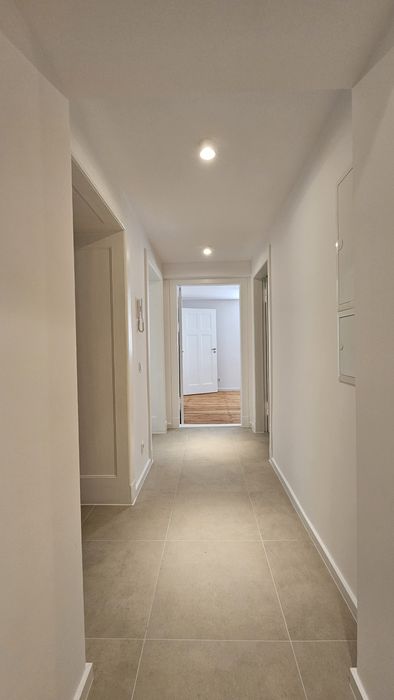 Remonty / Wykończenia wnętrz / Malowanie / Szpachlowanie