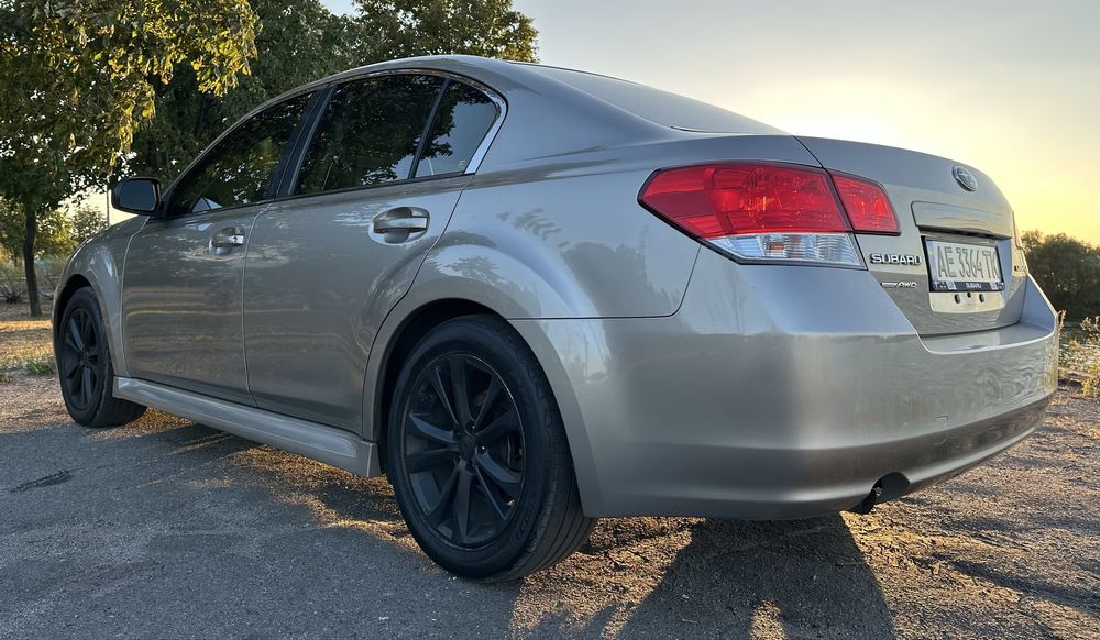 Продам Subaru Legacy 2013 2014 2.5 газ/бензин шикарное состояние