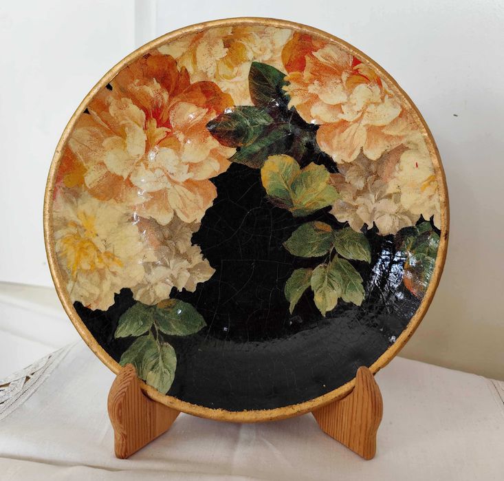 Ozdobny ceramiczny talerz