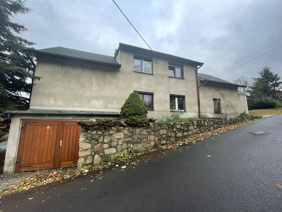 Dom w Niemczech - Königshain (koło Görlitz) przy granicy z Polską