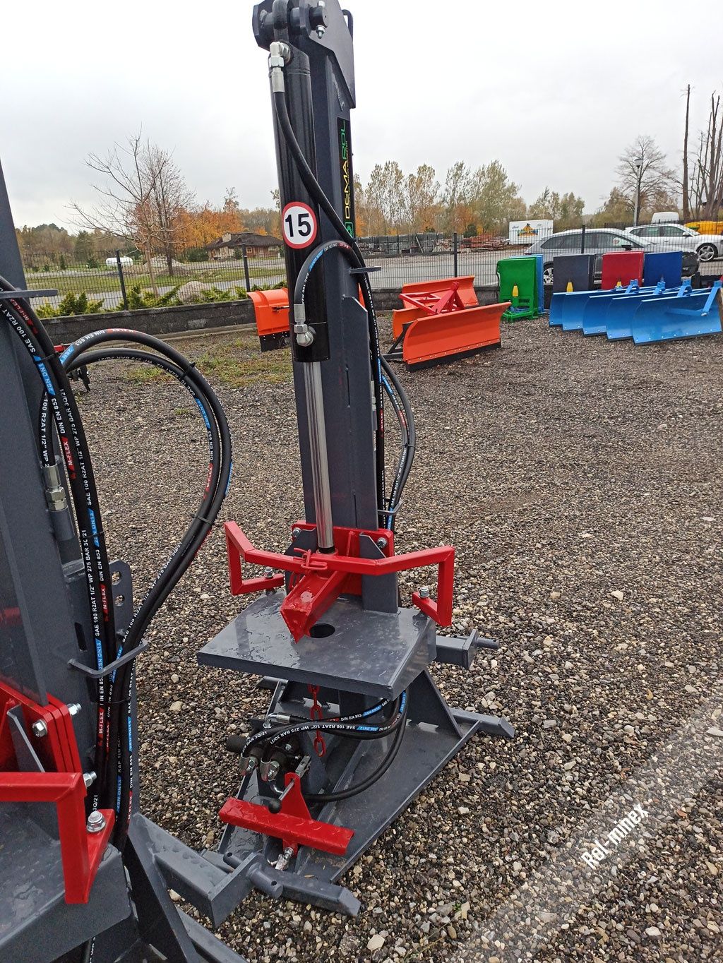Łuparka pionowa hydrauliczna elektryczna Demarol do drzewa Transport