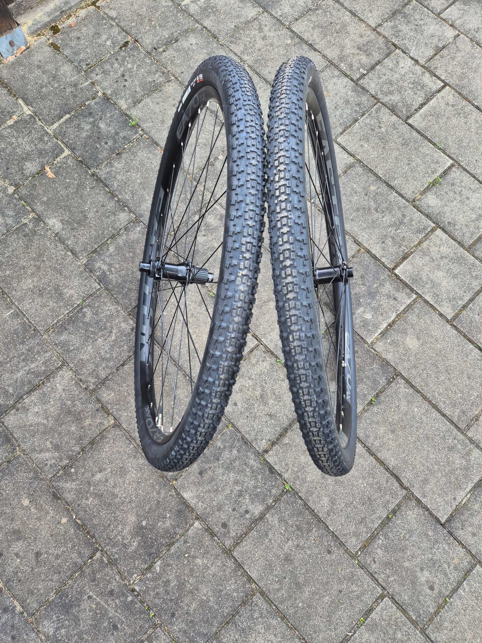Komplet kół EASTON EA70 AX Disc + Maxxis Rambler 45