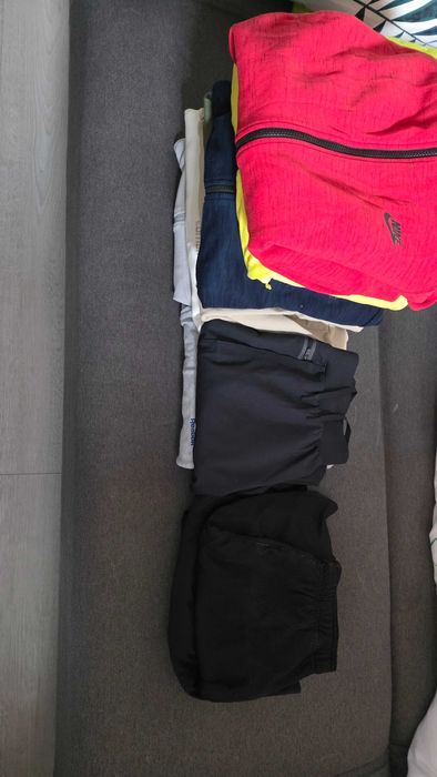 Ubrania męskie- bluzy, spodnie, spodenki