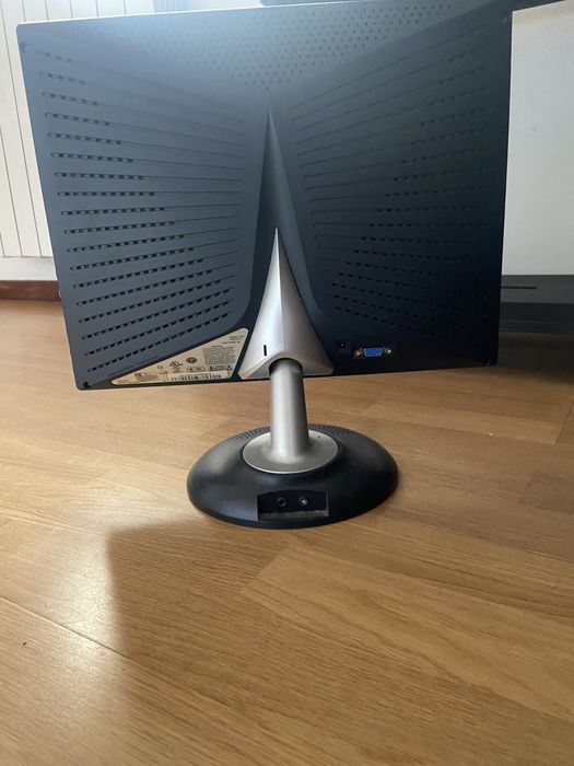 Monitor in very good condition64729761602818121