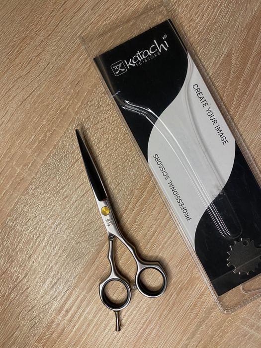 перукарські ножиці