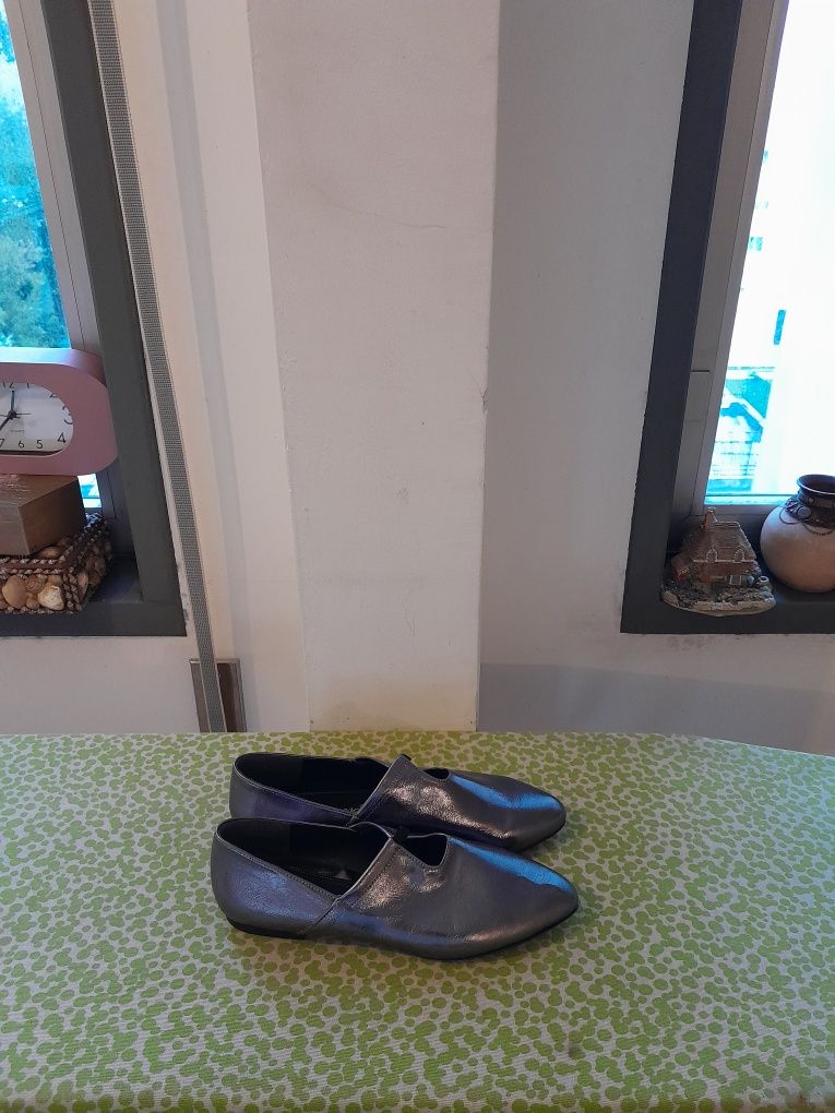 Vendo Sapatos de Senhora muito bonitos como novos