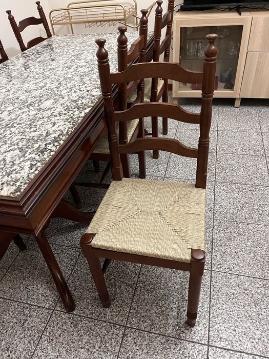 Mesa em Granito e cadeiras