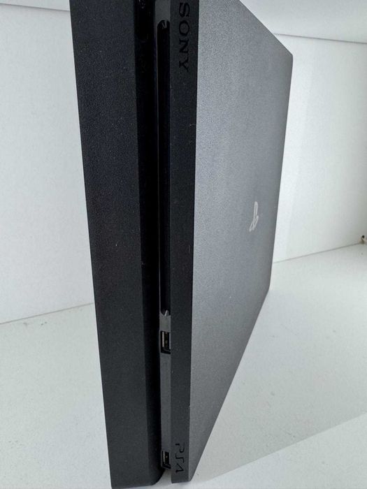 Konsola PS4 Slim 500GB /2x pad/gry/kabel
