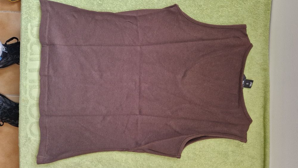 T-Shirt H&M tamanho S castanha