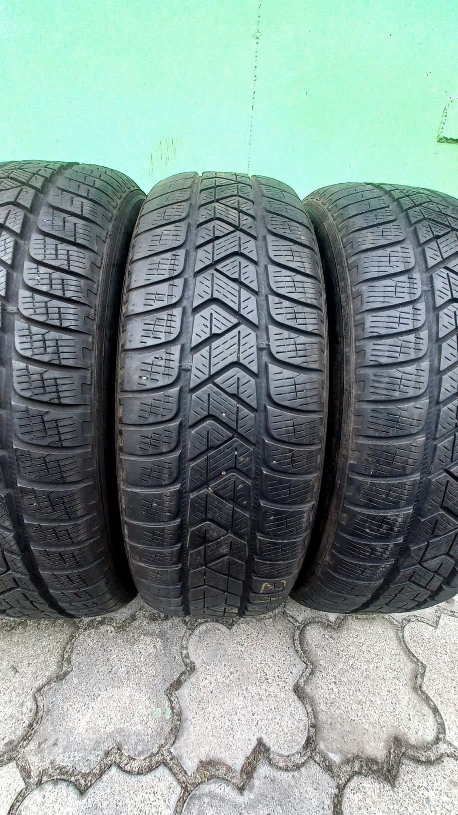 Шини зимові m+s 4шт R17 PIRELLI 215/65/17 Scorpion