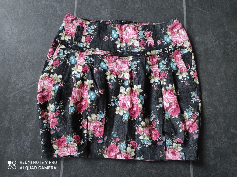 Spódniczka mini w kwiaty