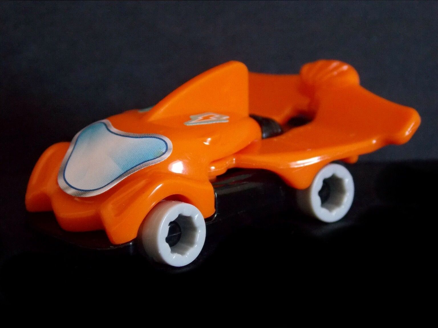 Carrinho Laranja Miniatura SE036 Ovo Kinder Surpresa 2017 Flying Cars