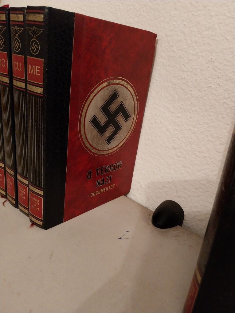 Coleção de 12 livros "O Terror Nazi - Documentos
