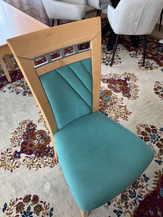 Stół do salonu w idealnym stanie