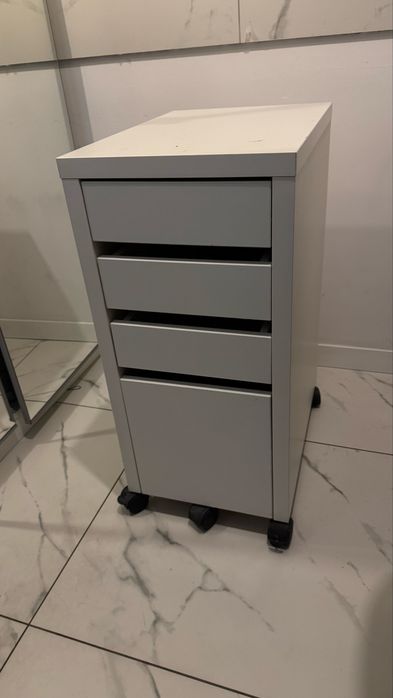 Komoda na kółkach ikea micke
