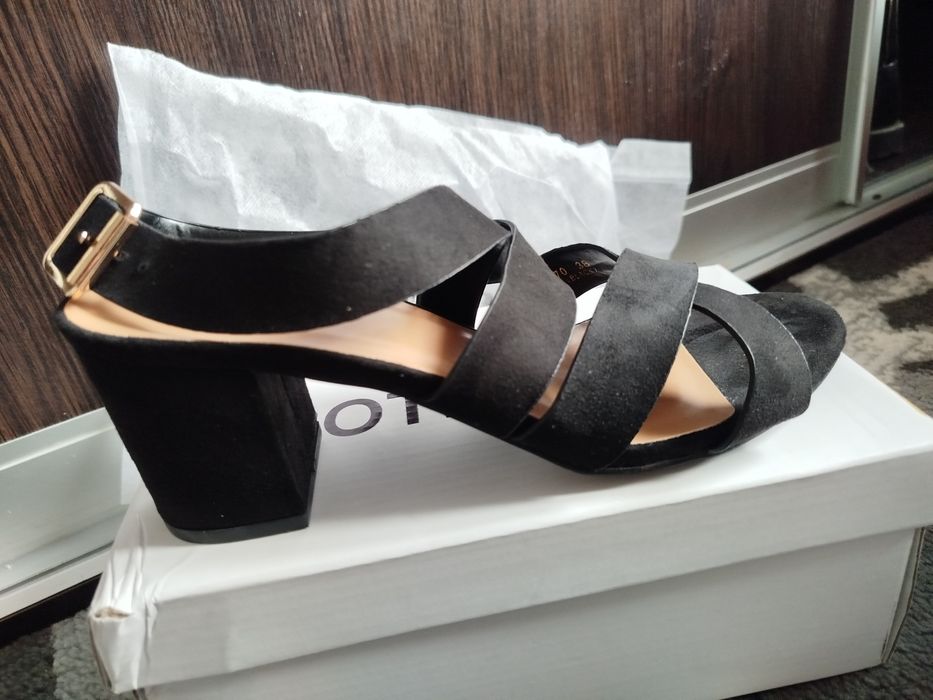 Босоніжки жіночі замшеві