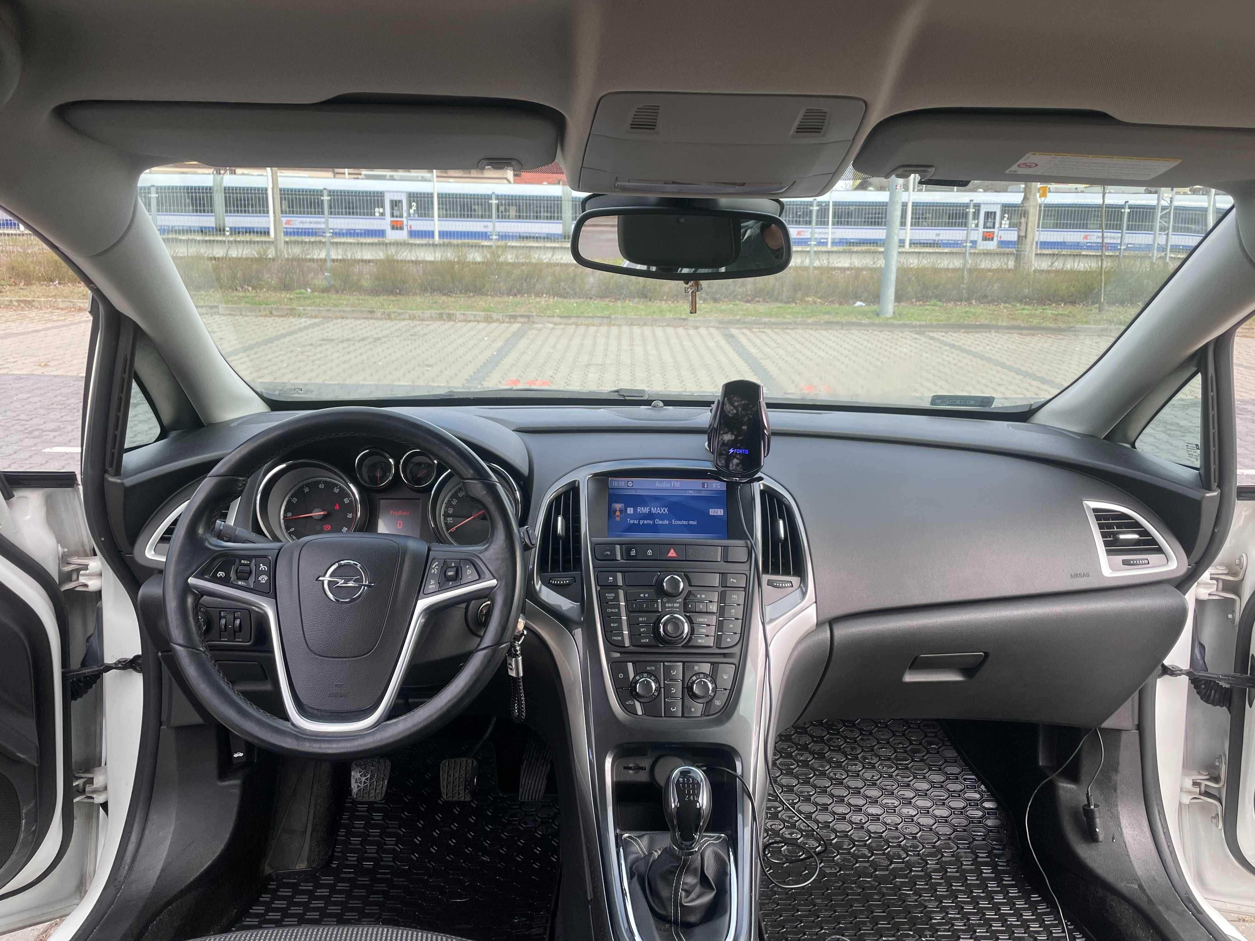 Opel Astra Sport Tourer Cosmo 1,4 16V