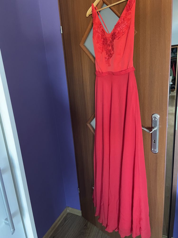 Czerwona sukienka dluga