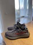 adidas Yeezy boost 350 v2 beluga 2.0 43 white black