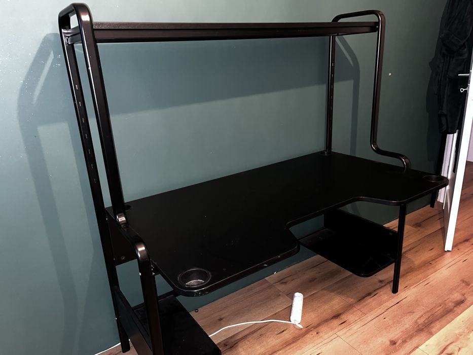 Biurko Gamingowe Z Półką Fredde Ikea