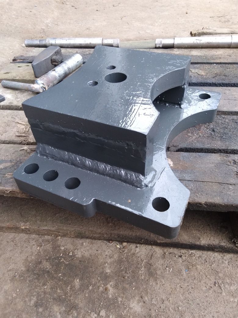 Uchwyt mocowanie zaczepu dolnego kostka Fendt 716,820 itp