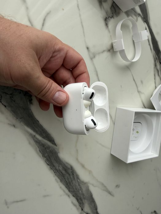 AirPods Pro 1 поколiння