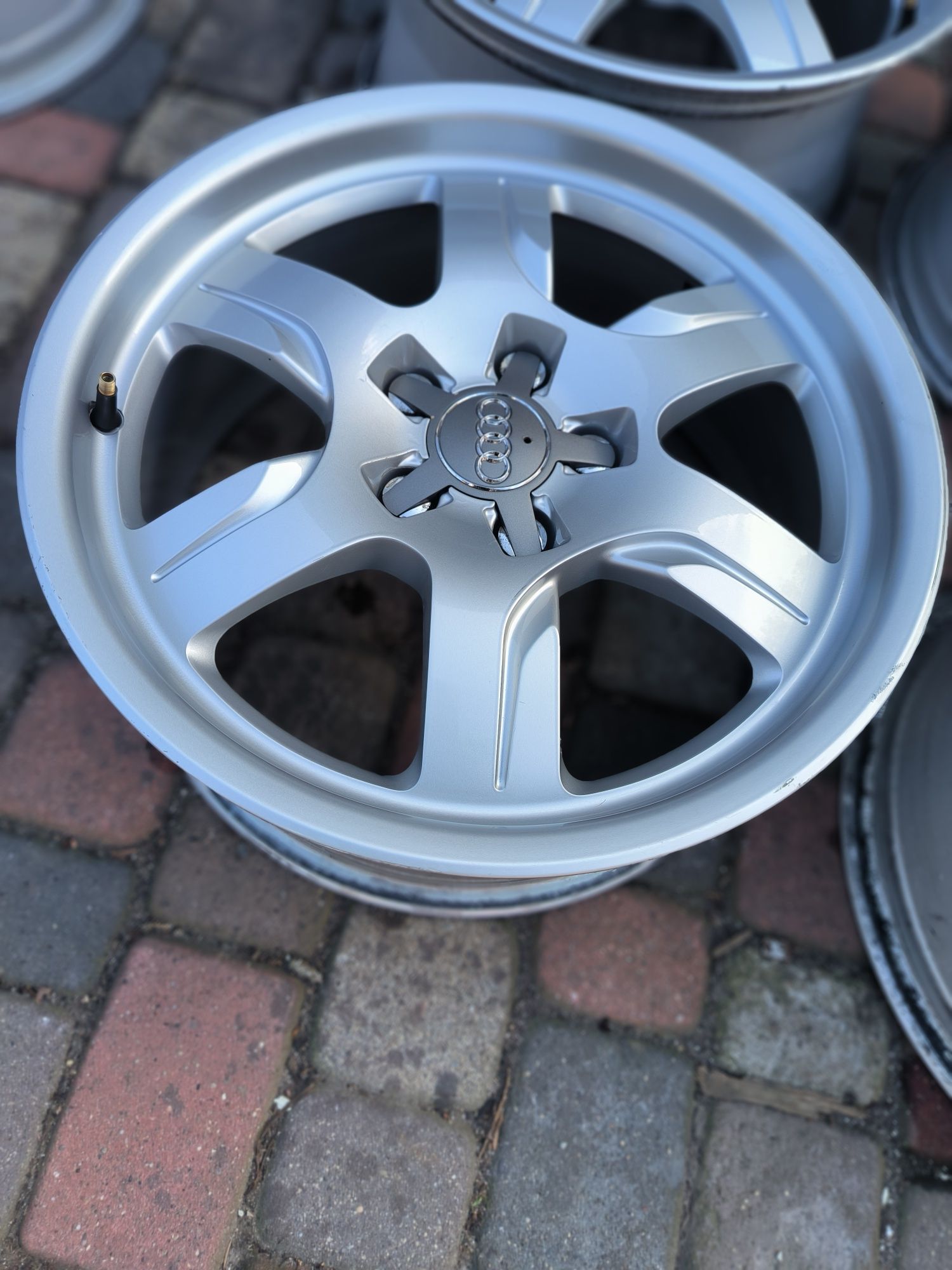 Felgi aluminiowe 17 Audi A3 A4 A5 A6 Allroad 5x112