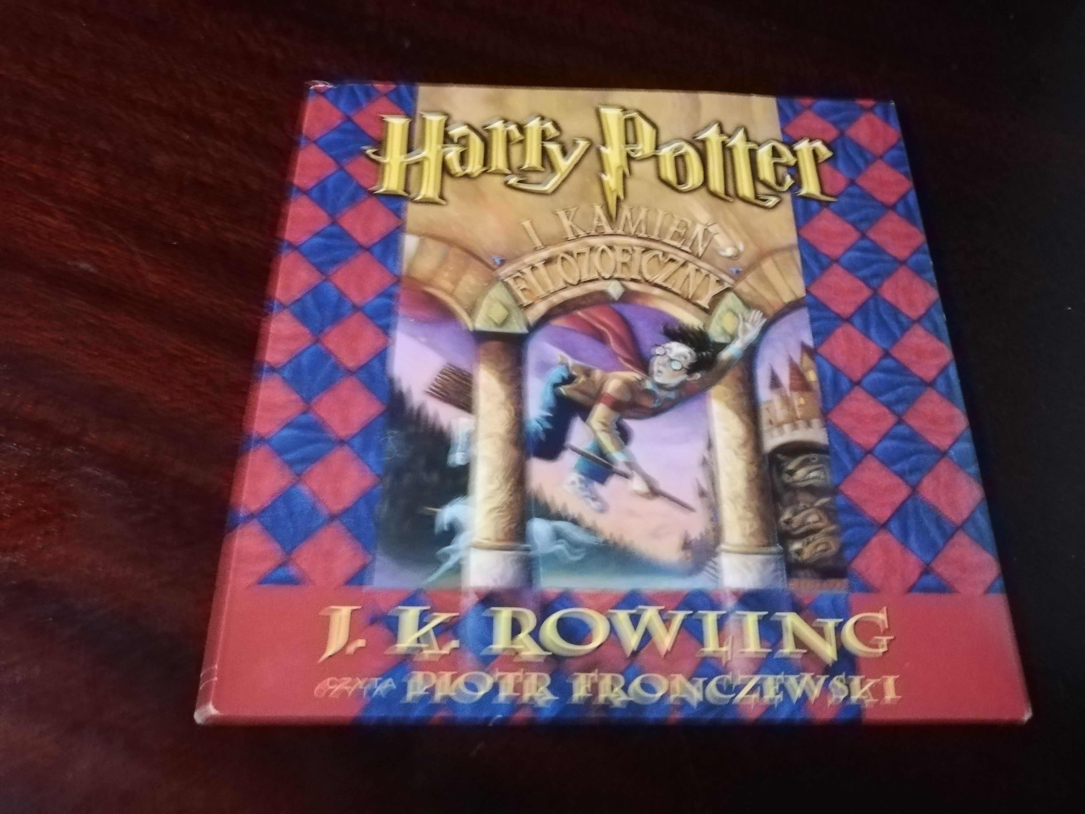 Płyta CD Harry Potter i Kamień Filozoficzny czyta Piotr Fronczewski.