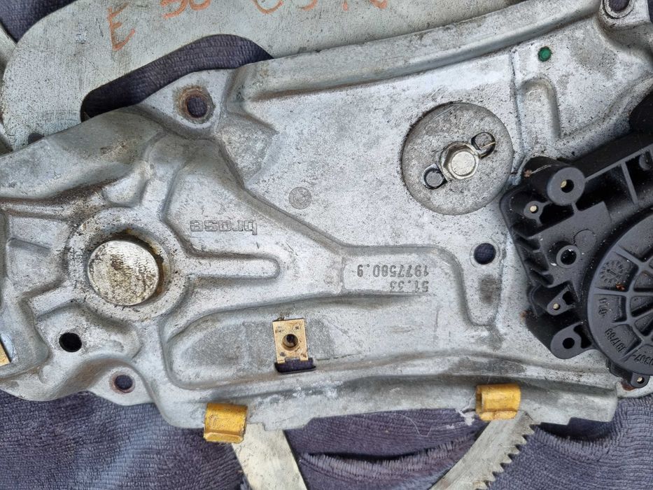 Mechanizm unoszenia szyby Bmw e36 coupe silnik szyby