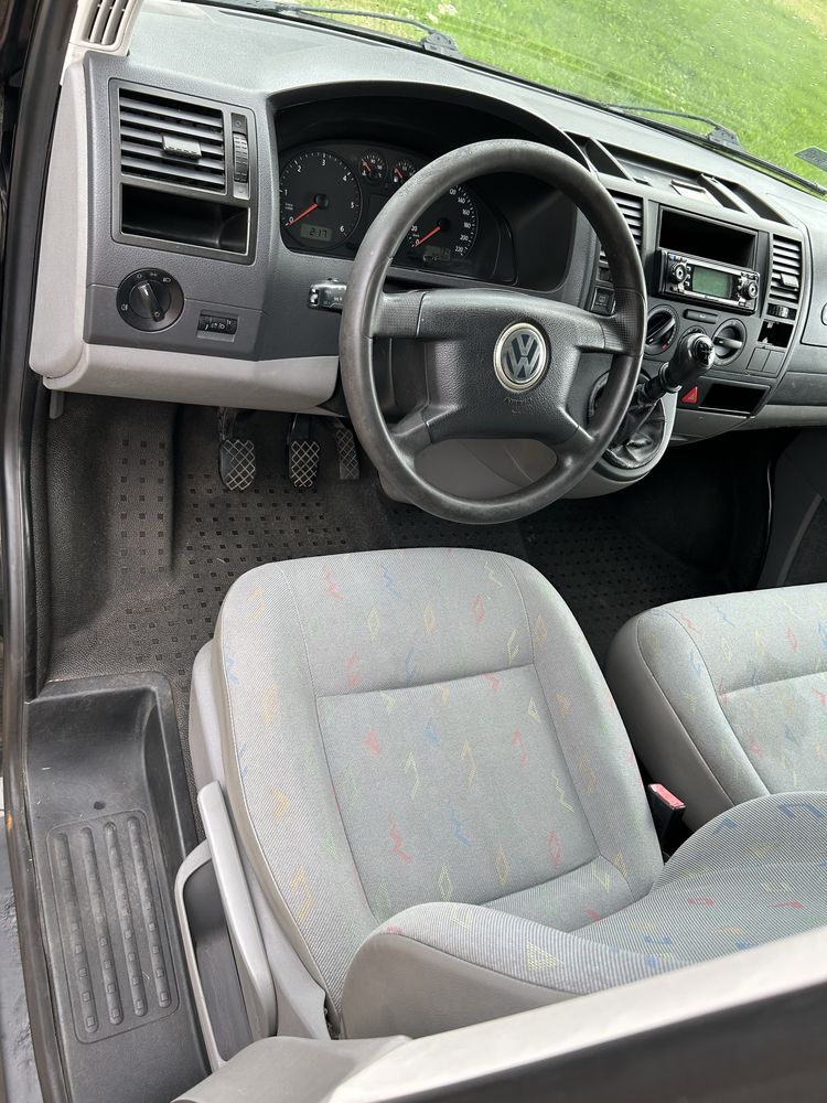 Volkswagen Transporter T5 1.9TDI
