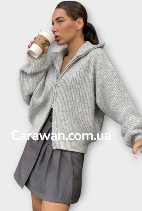Жіноча  В'язана  Кофта