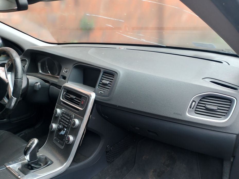 Volvo S60 Klapa Lampy drzwi kokpit fotele błotnik zderzak alufelgi