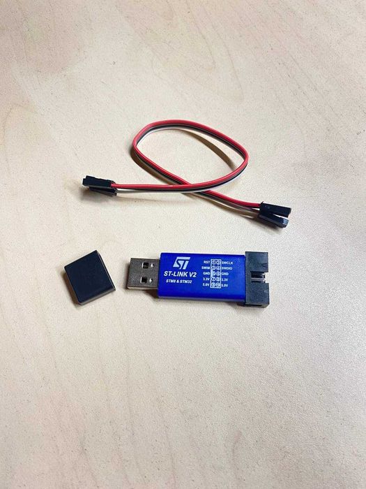 ST-LINK V2 программатор отладчик для микроконтроллеров. Есть количетво