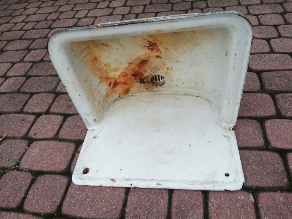 Zlew żeliwny stara umywalka