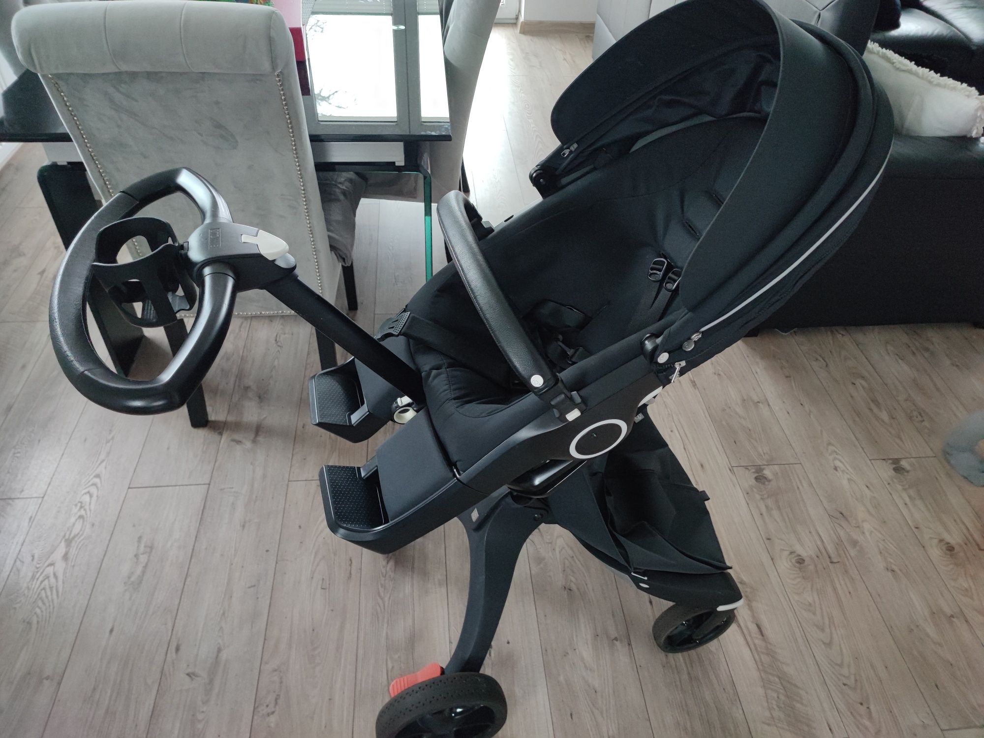 Stokke Xplory V6 wersja limitowana Czarny