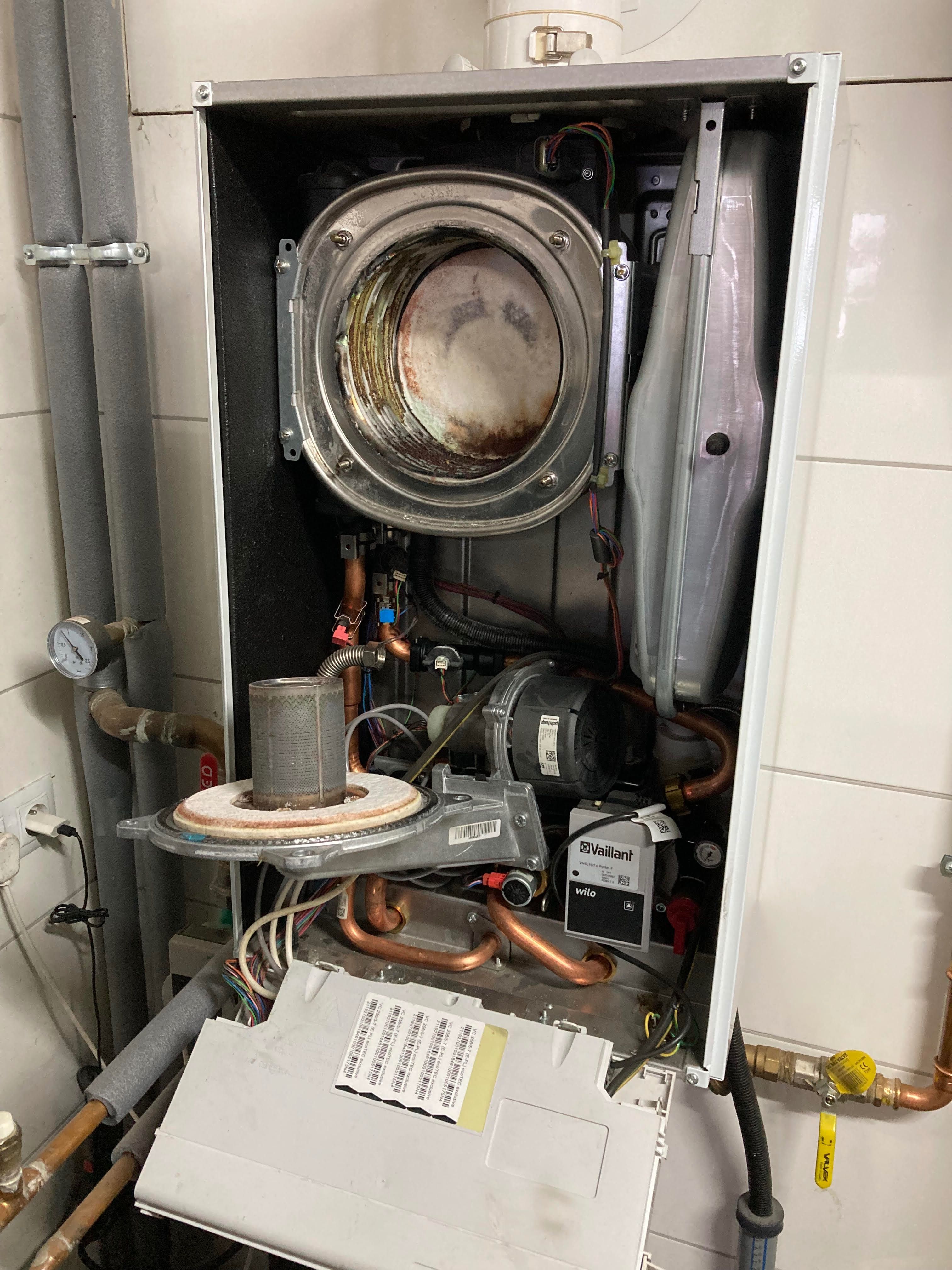 Naprawa/Serwis piecyków i kotłów gazowych, czyszczenie instalacji C.O.