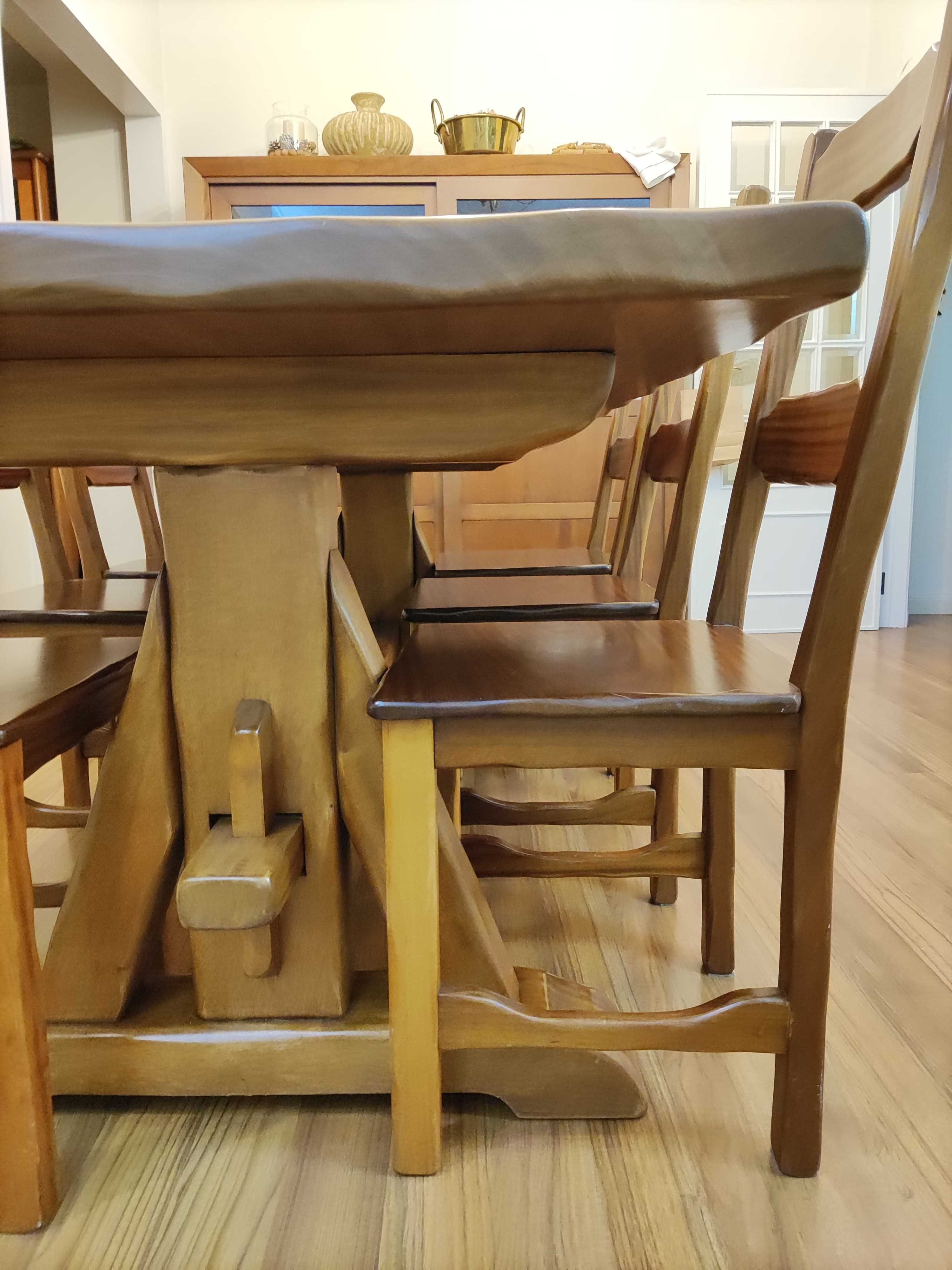 Mesa de Jantar em Pinho + 6 Cadeiras