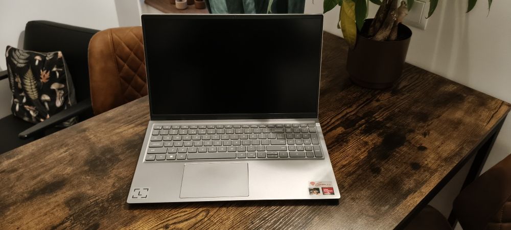 Laptop Dell Inspiron 5515