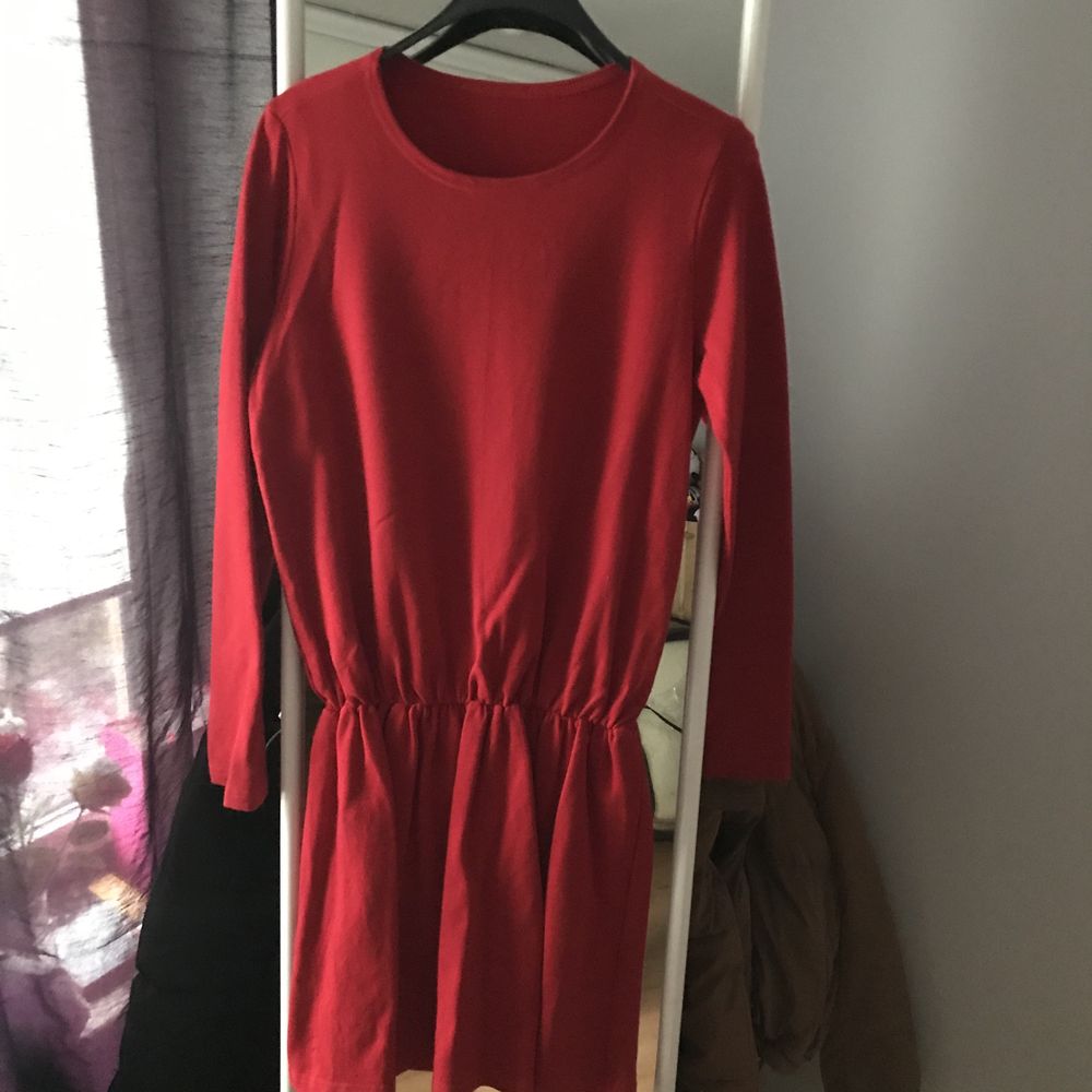 sukienka czerwona, dresowa, nowa