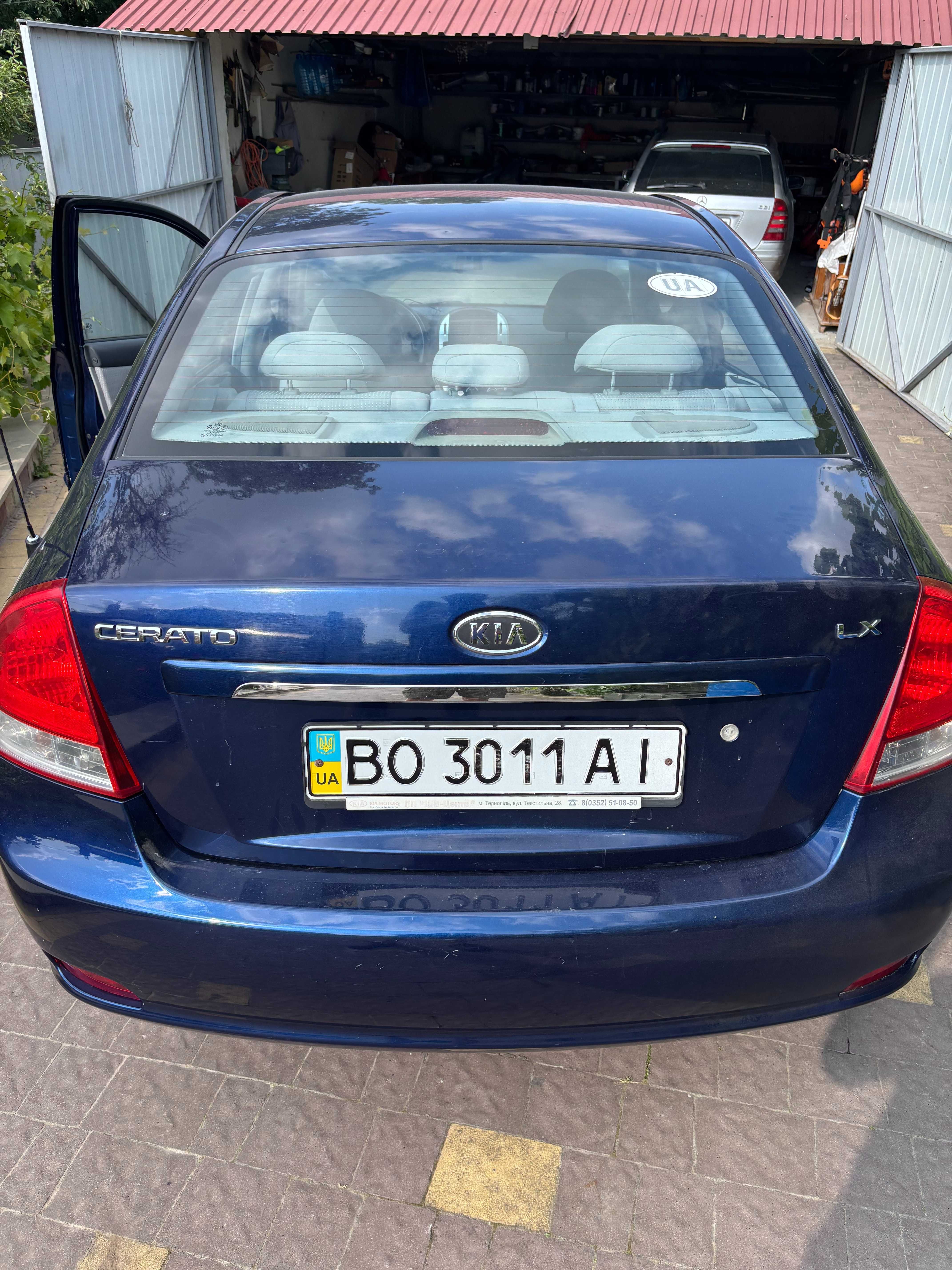 автомобіль КІА CERATO