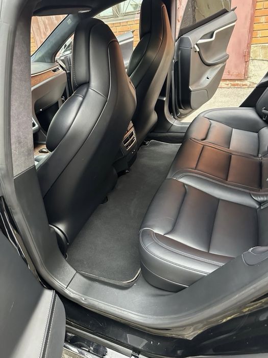 Tesla model S 100D CCS winter edition