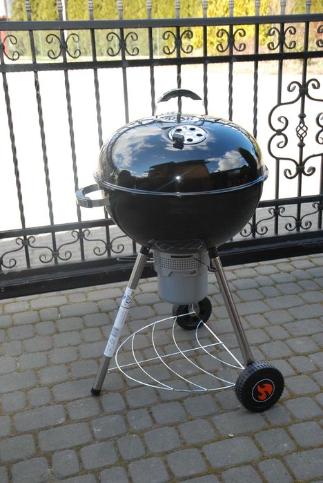 Grill węglowy kulisty